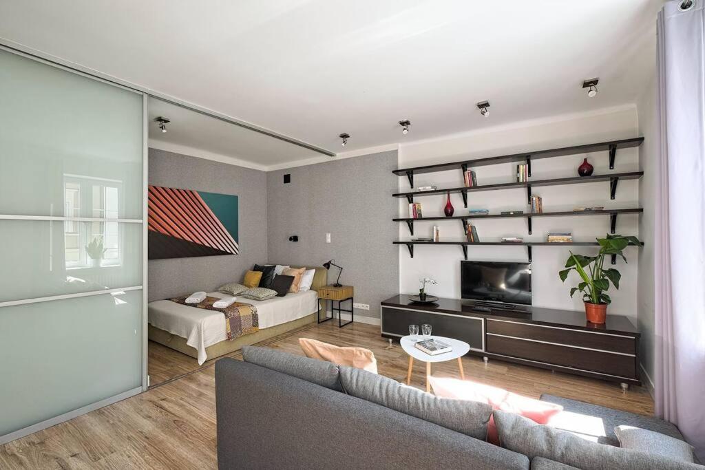Urbannestgroup - Old Town - Stare - Freta 50 Apartament